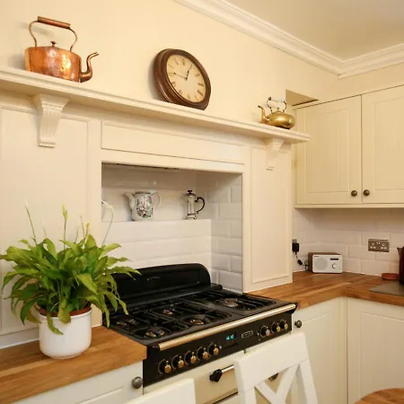 Esk House *
