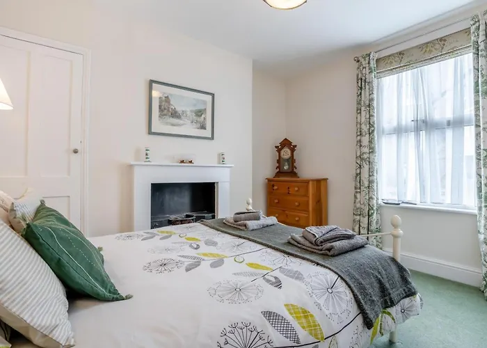 4 Bed In Oc-w414 Whitby