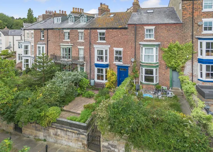 4 Bed In Oc-w414 Whitby